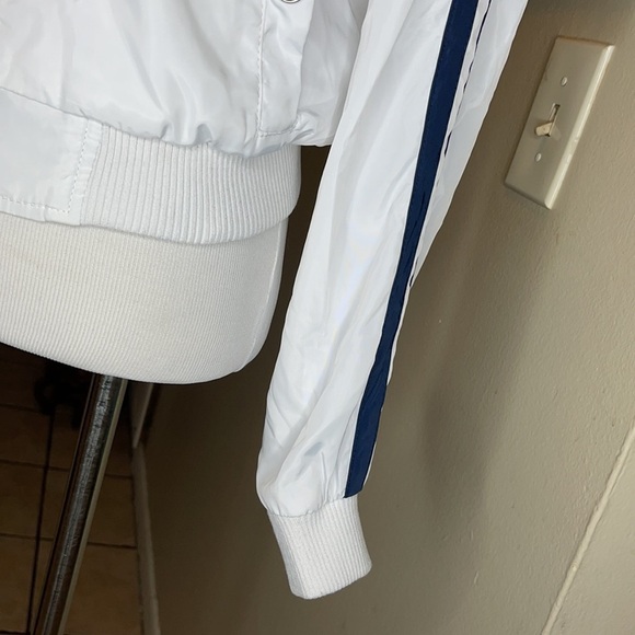 Outer Edge Size M - Picture 3 of 6
